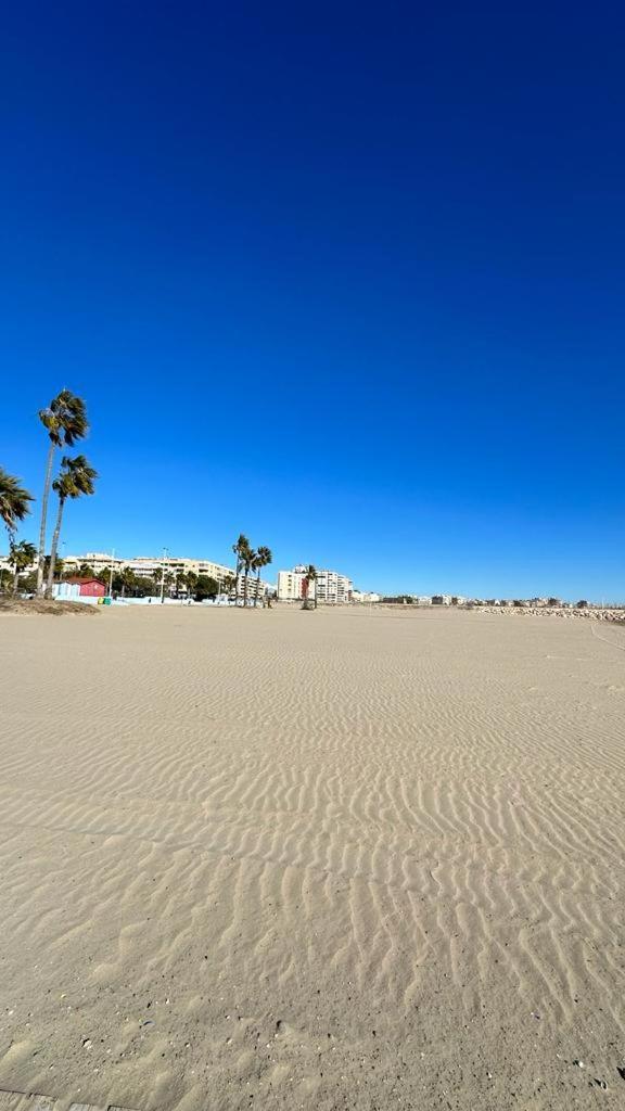Playa De Los Naufragos Cozy Apartment With Pool Torrevieja Exterior foto